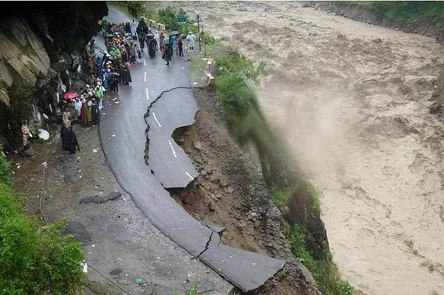Dance of Mandakini some 35-40 km downstream of Kedarapuri, June 2013 (Image by PTI)