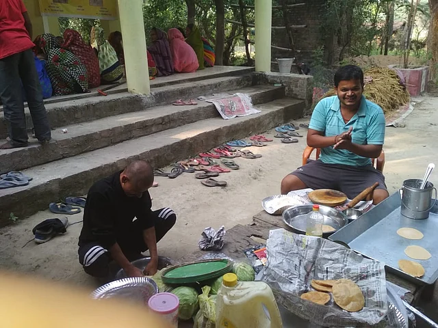 A photograph of a community feast initiative to remove ‘bhedbhaav’ in Fatehpur village of Vaishali district of Bihar/photo shared by a resident 
