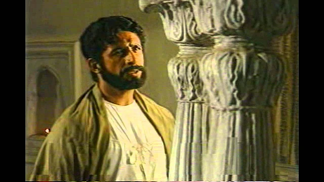 Naseeruddin Shah played Mirza Ghalib in the TV series <i>Mirza Ghalib</i> (1988). Gulzar was planning to cast Sanjeev Kumar in the role but Shah convinced him not to.