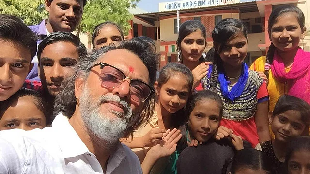 Rakeysh Omprakash Mehra takes a selfie with youngsters from Yuva in Gujarat. 