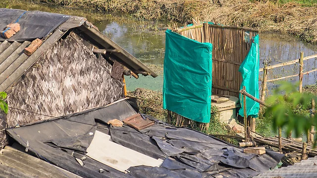 Despite the Swachh Bharat campaign, many do not have toilets in India. (Photo: Reuters)