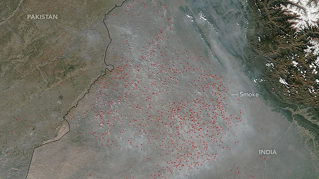 The Earth Observatory website of NASA shows hundreds of scattered red dots in a 30 October satellite grab of Punjab. (Photo courtesy: <a href="http://earthobservatory.nasa.gov/NaturalHazards/view.php?id=86909&eocn=home&eoci=nh">NASA’s satellite grab</a>)