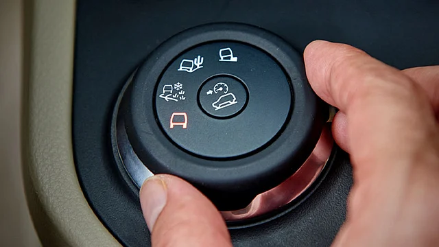 Terrain management system in the 2016 Ford Endeavour. (Photo Courtesy: <a href="http://www.india.ford.com/suvs/endeavour">Ford India</a>)