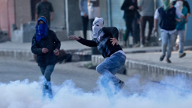 Handwara in Kashmir had been at the centre of a major unrest since 12 April 2016.(Photo: AP)