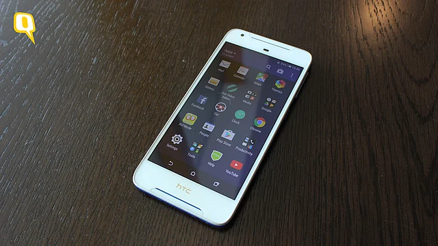 HTC Desire 628 has a 1280x720 screen. (Photo: <b>The Quint</b>)