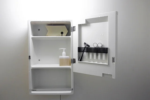 The bathroom of minimalist Fumio Sasaki is seen in Tokyo, Japan. (Photo: Reuters) 