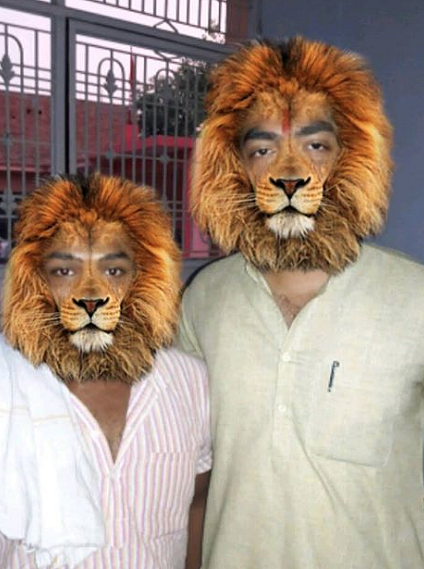 Hindutva sher: Premi with a friend. (Photo Courtesy: Facebook/<a href="https://www.facebook.com/vivekyoddha/">Vivek Premi Fans</a>)