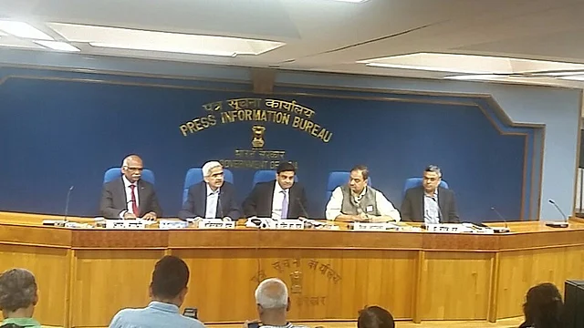 RBI Governor Urjit Patel addresses a press conference to announce demonetisation of Rs 1000 and Rs 500 notes in New Delhi on 8 November, 2016. (Photo: IANS)