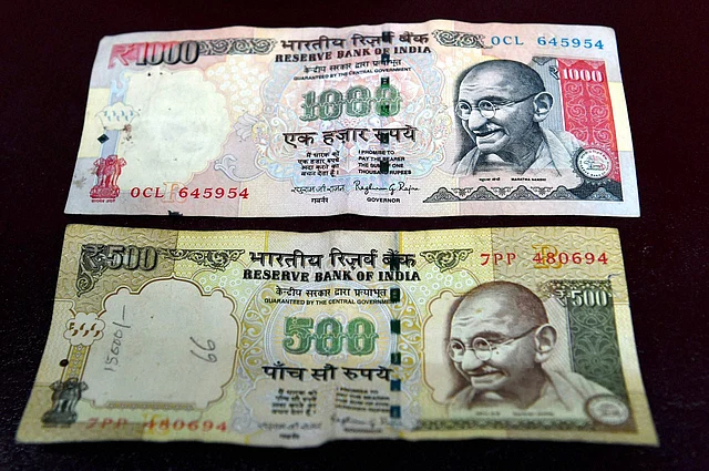 Rs 500 and Rs 1,000 notes were discontinued from the midnight of 8 November as a step to curb black money. (Photo: PTI)