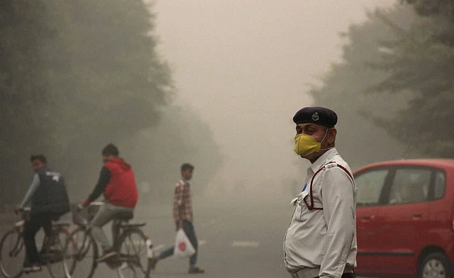 Pollution in Delhi is affecting people’s health. (Photo: PTI)