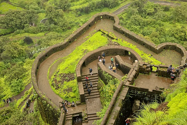 Lohagad fort near Lonavala. (Photo courtesy: <a href="http://blog.pune99.com/forts-near-pune/">blog.pune99.com</a>)