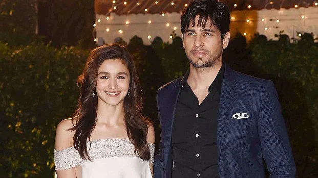 Sidharth Malhotra and Alia Bhatt were spotted at a recent function. 