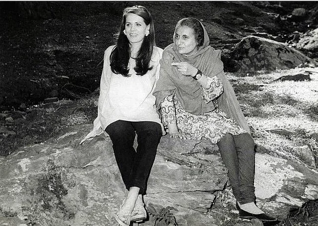 A rare photo of Sonia Gandhi with Indira Gandhi.