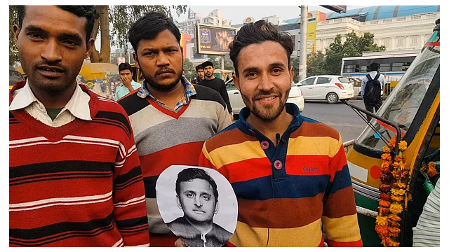 “Akhilesh has done a lot in the last 5 years,” says Mohammed Shabaz Khan, a <i>tempowala</i>. (Photo: <b>The Quint</b>/Vatsala Singh)