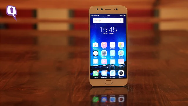 Review: Vivo V5 Plus (Photo: Shiv Kumar Maurya/<b>The Quint</b>)