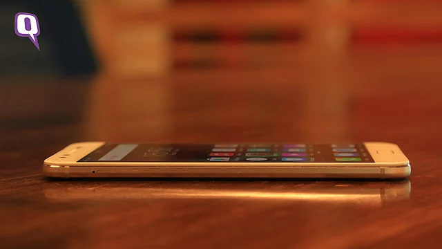 Review: Vivo V5 Plus (Photo: Shiv Kumar Maurya/<b>The Quint</b>)