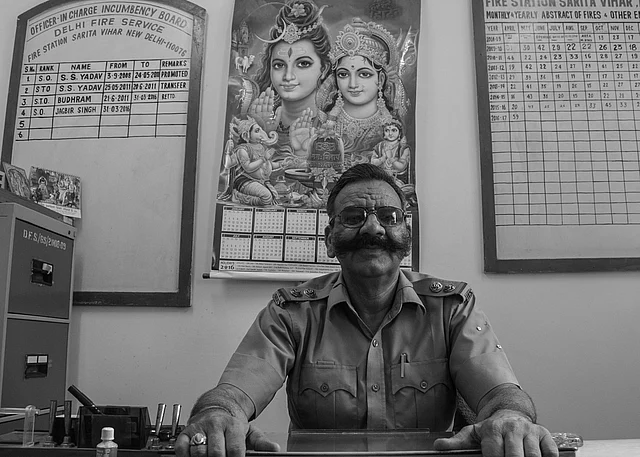 Jagbir Singh, STO, Sarita Vihar, says, “We owe our lives to our mother nation. If we sacrifice
our lives while saving other lives, what is better than that? But nothing will happen to us, we
are fireproof.” (Photo courtesy: Sameer Khan)