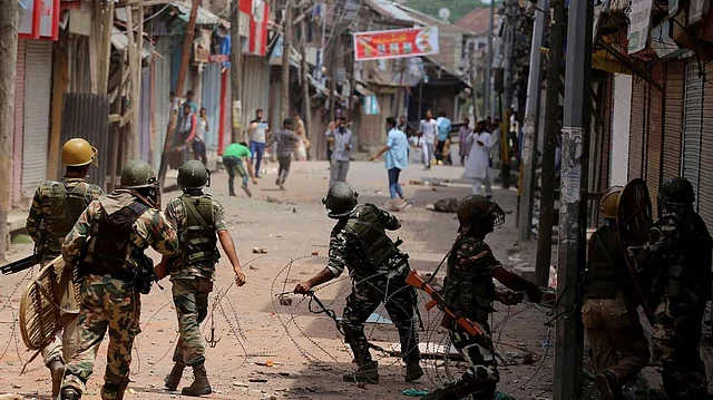 While Turay’s parents accuse the police for torturing him, the police allege he was a “chronic stone-pelter”. Image used for representation. (Photo: Daanish Bin Nabi/ <b>The Quint</b>)