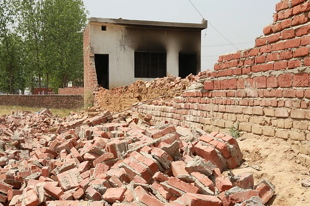 The charred building that was to house a memorial for Maharana Pratap. (Photo: Abhay Sharma/<b>The Quint</b>)