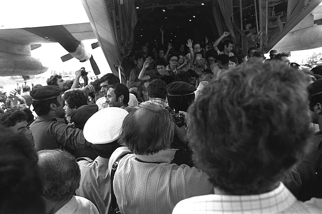 File photo of hostages being released on 4 July 1976.