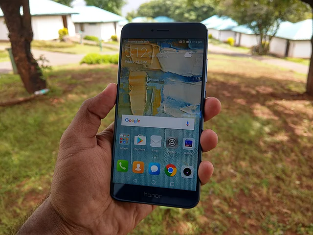 7mm thick and a 4000mAh battery inside! Wow!
