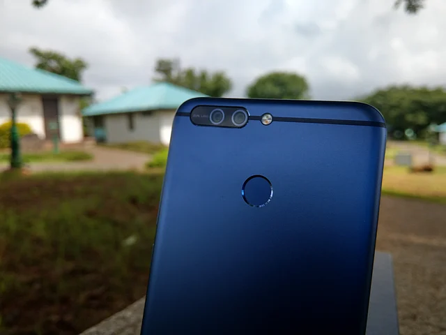 The Honor 8 Pro comes with Type-C charging
