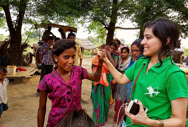 Aarushi Batra, a Robin who’s been with the organisation since its early days, at a food distribution drive.
