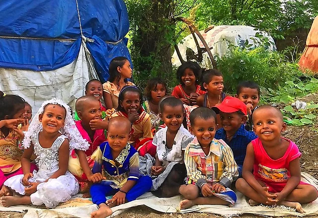 The smiles on the kids’ faces is what keeps the Robins going. At the farmers’ cluster near Mayur Vihar, New Delhi.