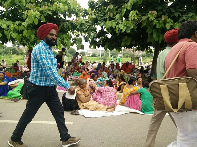 Supporters of Dera Sacha Sauda chief Ram Rahim have thronged to Panchkula ahead of the hearing. 