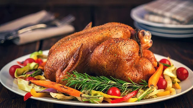 Lean meats like chicken and turkey are relatively low in calories.