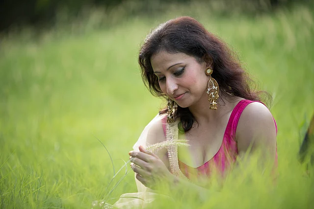 Priya Bhargava wearing her favourite rani pink choli and earrings she picked from Lajpat Nagar