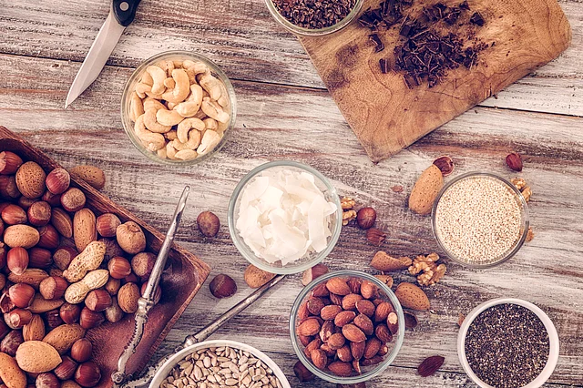 Nuts and dry fruits are rich in protein, fiber, iron, zinc, magnesium and vitamins.