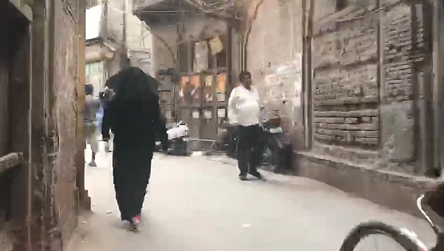 What the ally looked like before the graffiti.