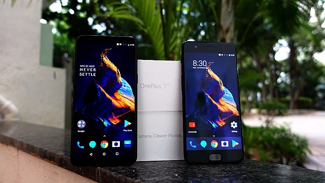 OnePlus 5T (left), OnePlus 5 (right)