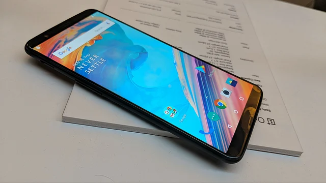 OnePlus 5T came with the much vaunted 18:9 ratio screen. 