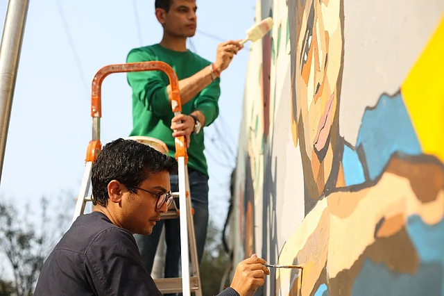 The team have so far painted 17 walls in various cities that they have passed, with renowned Bengaluru- based muralist Poornima Sukumar.