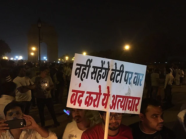 “Stop this injustice!” voices resounded at New Delhi’s India Gate.