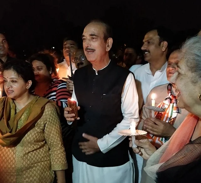 Congress leaders also joined in the protest.