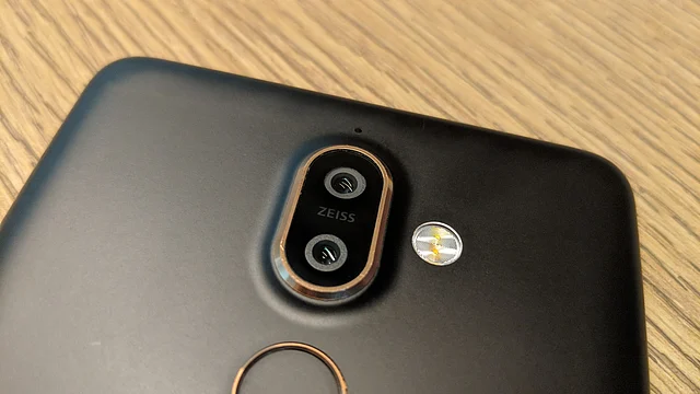 Zeiss Optics-enabled dual rear camera. 