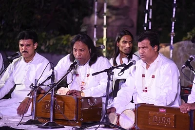 Qutbi Brothers Qawwals at Under The Banyan Tree On a full Moon Night.