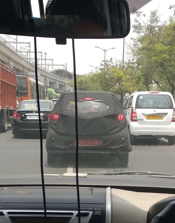 The shape is very much like the Grand i10. The exterior also features LED DRLs, large tail lamps and black accents on the bumper. 