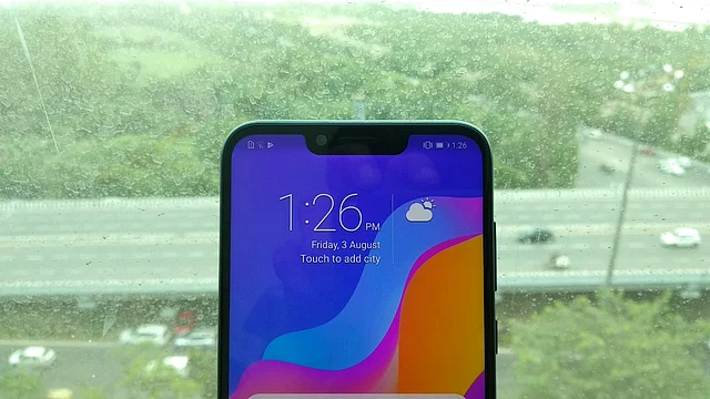 The Honor Play’s notch has helped the company fit a 6.3-inch display within the slim phone.