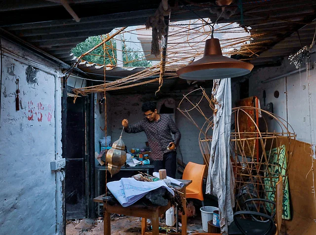 Akshat loves visiting the ‘Loha’ (Iron) market to get scrap metal pieces that he combines in his art installations.