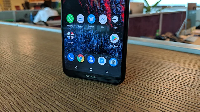 Big-size chin housing the Nokia branding. 