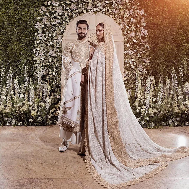 The iconic couple looked regal as usual.