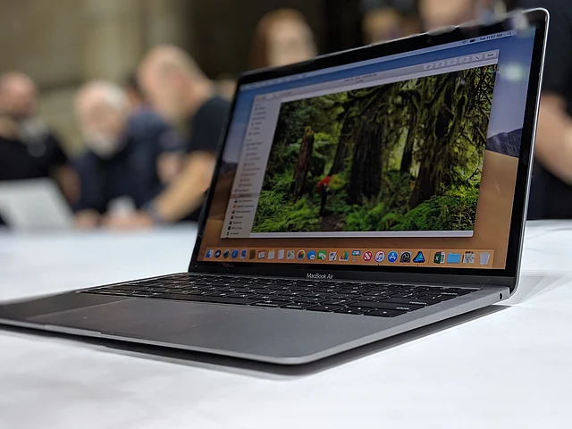 The new MacBook Air carries design elements of the MacBook Pro. 