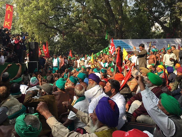 Farmers reach Jantar Mantar to carry forward the second day of protests.