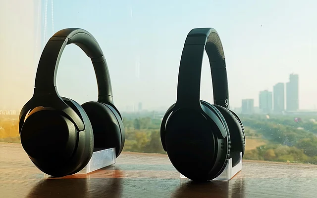 The Sony WH-1000MX3 (left) & Bose QC35 II (right).