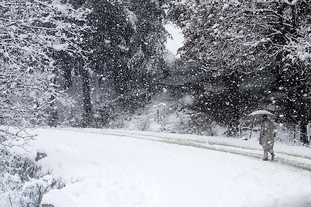 The overcast conditions led to rise in the minimum temperature in the Kashmir valley. Fresh snowfall has been recorded in Gulmarg – the famous ski-resort in north Kashmir’s Baramulla district, a MET department official said, adding that the resort recorded around three inches of snowfall.