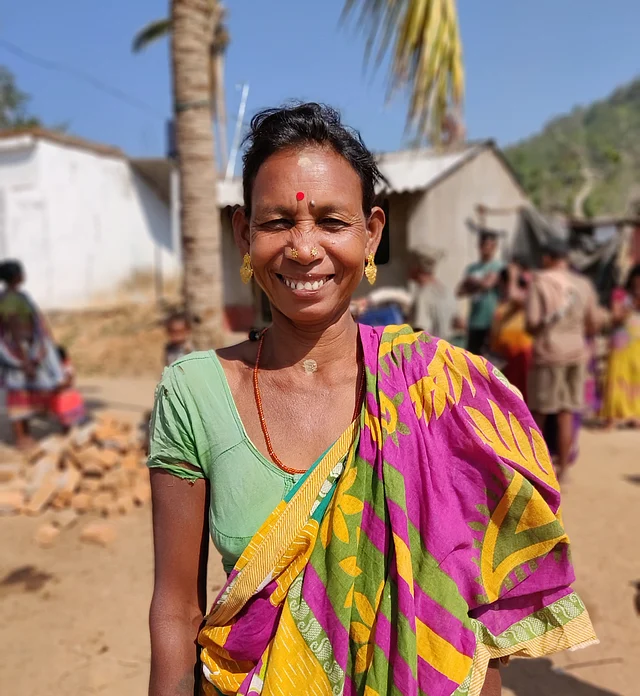Piercings on both sides of the nose is a signature style for married Saura women in the area. 